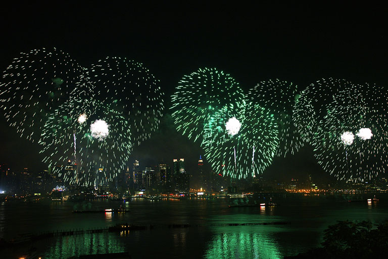 }fireworksovernyc2271copy   Copy